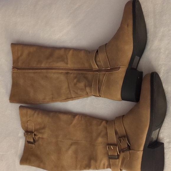 Comfy fashionable boots .. tan size 8 - Picture 1 of 4